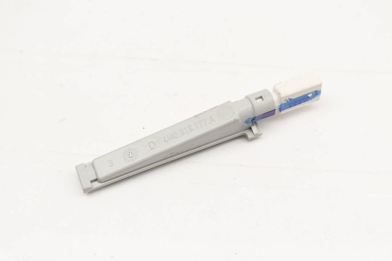 Door Panel Illumination / Light Bar 4M0919177A — Used (SKU 532398)