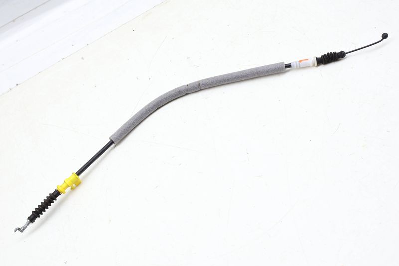 Exterior Door Handle Release / Bowden Cable 4M0837099A — Used (SKU 692796)