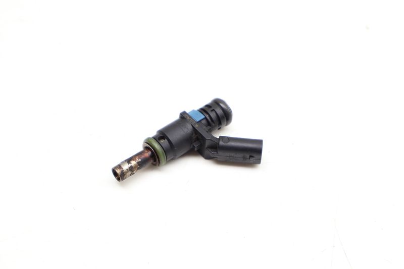Fuel Injector 06E906031A — Used (SKU 704925)