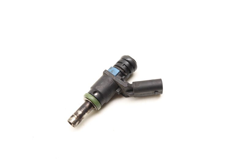 Fuel Injector (LOW PRESSURE) 06E906031 — Used (SKU 607172)