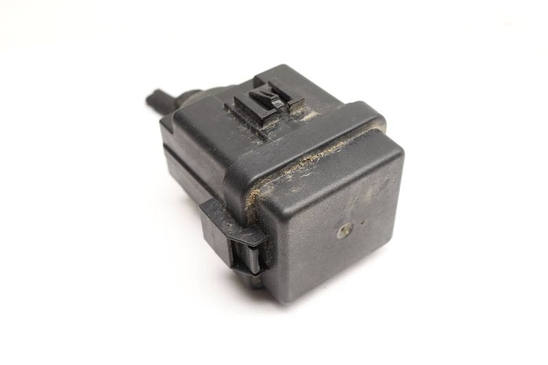 Fuse Box / Relay Housing 8W0937124A — Used (SKU 532472)