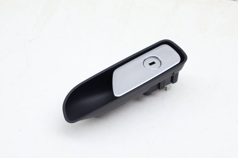 Glove Box Handle / Lock Cylinder 4M1857141 — Used (SKU 704867)