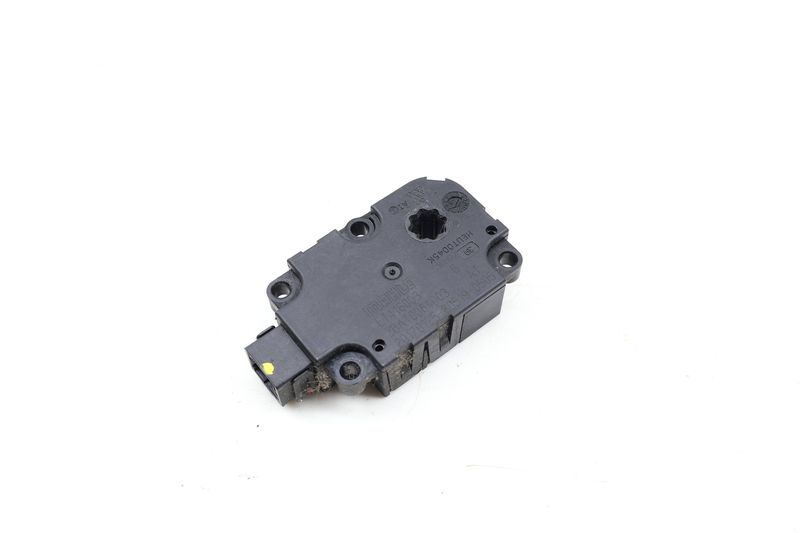 HVAC Flap / Servo Air Motor / Actuator 4M0820511A — Used (SKU 692561)