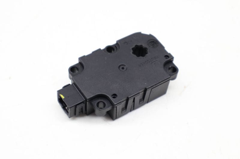 HVAC Flap / Servo Air Motor / Actuator 4M0820511A — Used (SKU 731354)