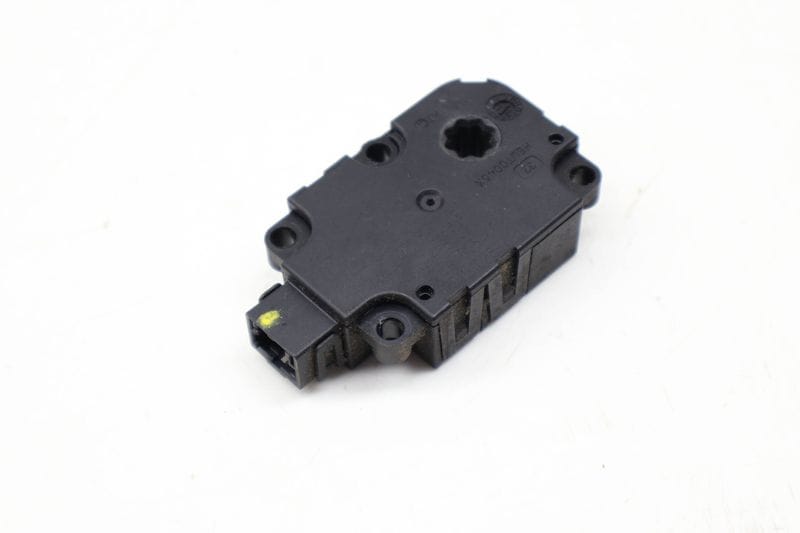 HVAC Flap / Servo Air Motor / Actuator 4M0820511A — Used (SKU 731355)