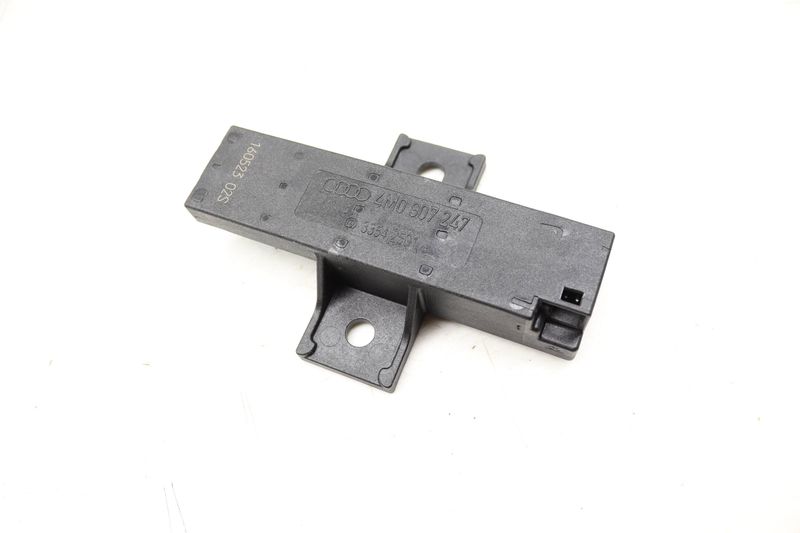 Kessy / Keyless Entry Antenna 4M0907247 — Used (SKU 550751)