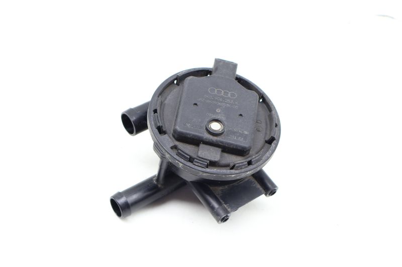 Leak Detection Pump / Pressure Switch 8K0906253K — Used (SKU 705072)