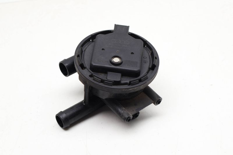 Leak Detection Pump / Pressure Switch 8K0906253K — Used (SKU 731448)