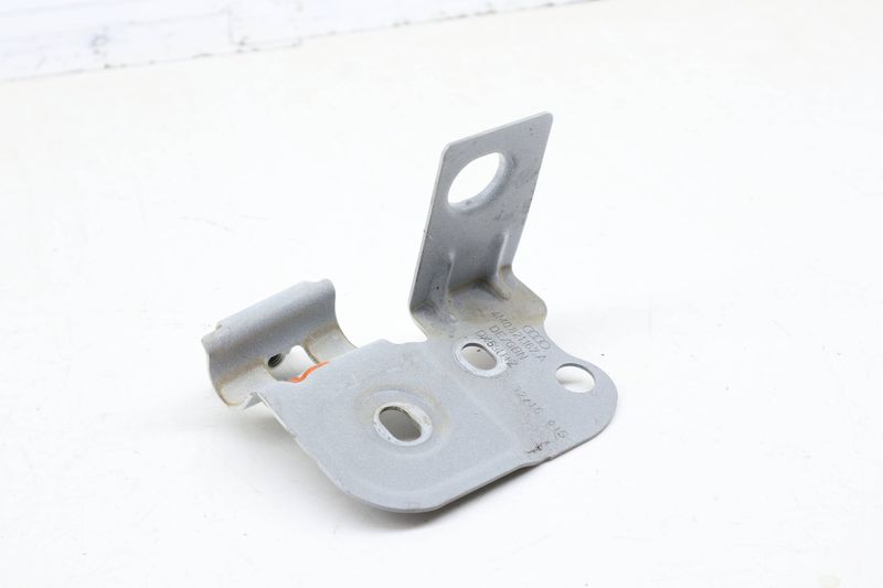 Fender Mount Bracket 4M0821167A — Used (SKU 705054)