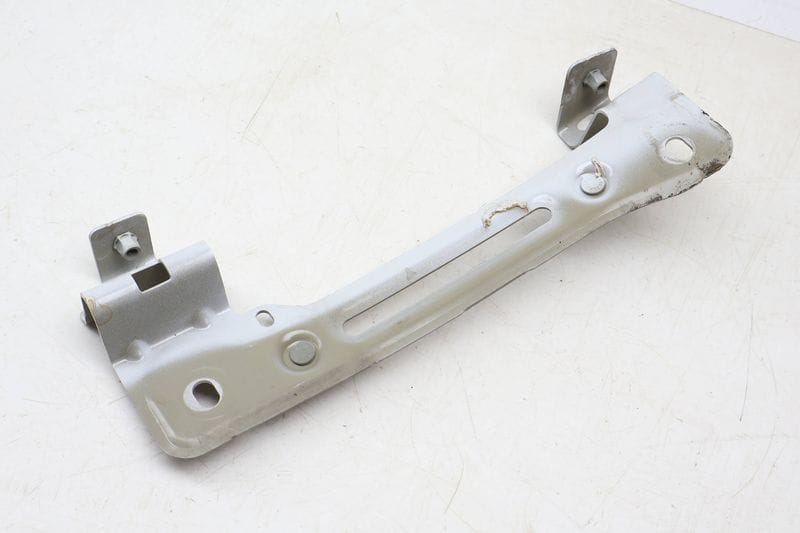 Fender Mount Bracket 4M0821431 — Used (SKU 692887)