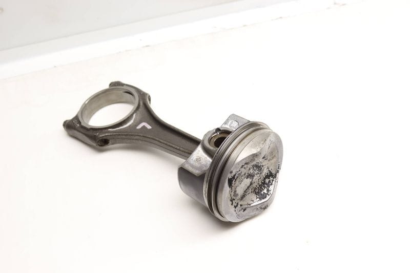 Piston w/ Connecting Rod 06E107065EE — Used (SKU 601499)