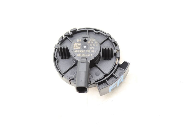 Impact / Crash Sensor 4M0955557A — Used (SKU 550869)