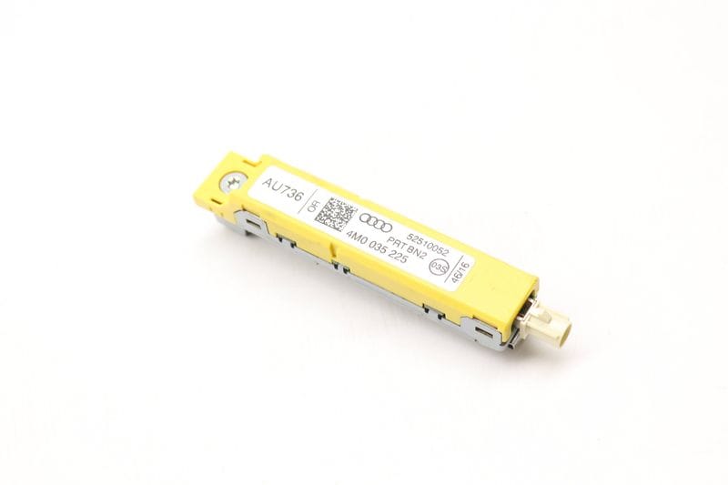 Upper Antenna Booster 4M0035225 — Used (SKU 601363)