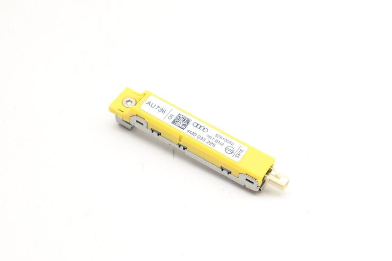 Upper Antenna Booster 4M0035225 — Used (SKU 704800)