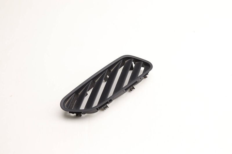 Upper Dash Defrost Vent 4M1819793 — Used (SKU 607311)