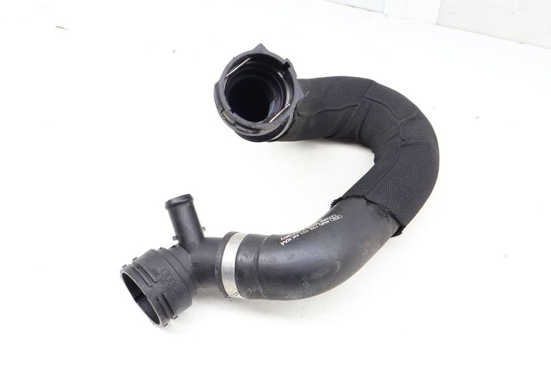 Lower Radiator Coolant Hose / Line 4M0122101AK — Used (SKU 647173)