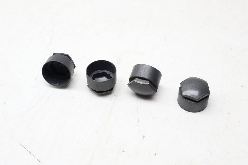 Lug Nut / Bolt Cover / Cap Set (4) 4M0601173A — Used (SKU 692701)