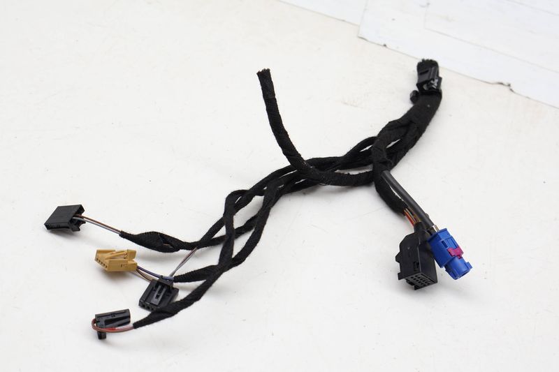 MMI LCD Display Screen Wiring Connector / Pigtail — Used (SKU 731618)