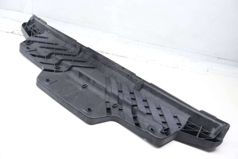 Bumper Mount / Bracket (CENTER) 4M0807329 — Used (SKU 731898)