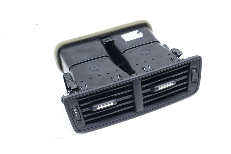 Center Console Air Vent 4M0819203B — Used (SKU 692757)