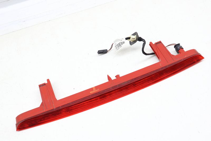 Center / Third Brake Light 4M0945097 — Used (SKU 692799)