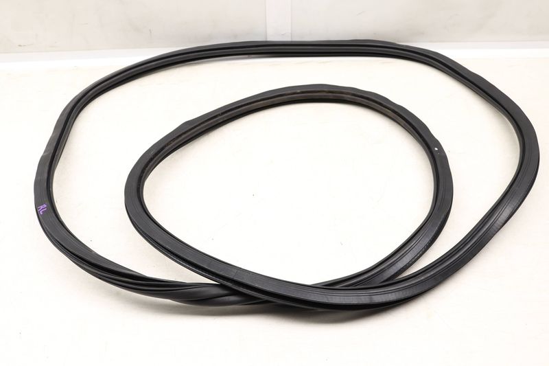 Door Seal / Weather Stripping (INNER) 4M0833721C — Used (SKU 532580)