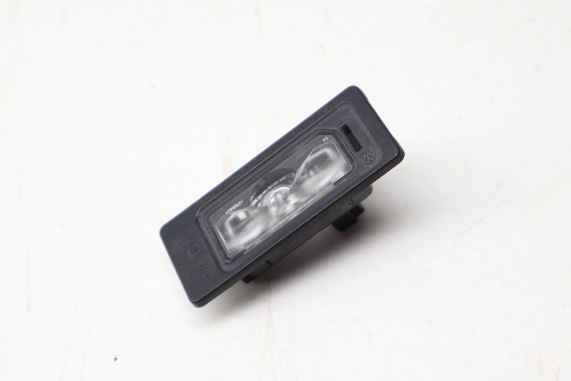 License Plate Light 5NA943021 — Used (SKU 731358)
