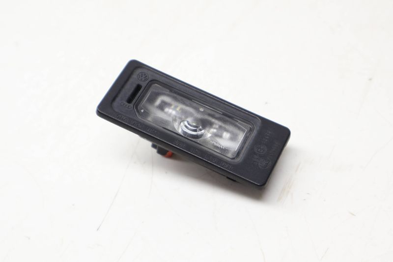 License Plate Light 5NA943021 — Used (SKU 731359)
