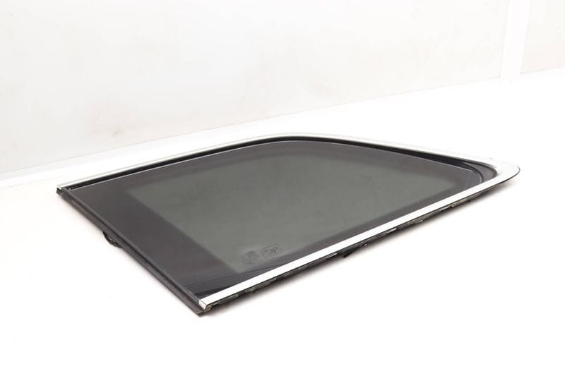 Side Quarter Window / Glass 4M0845297B — Used (SKU 550375)