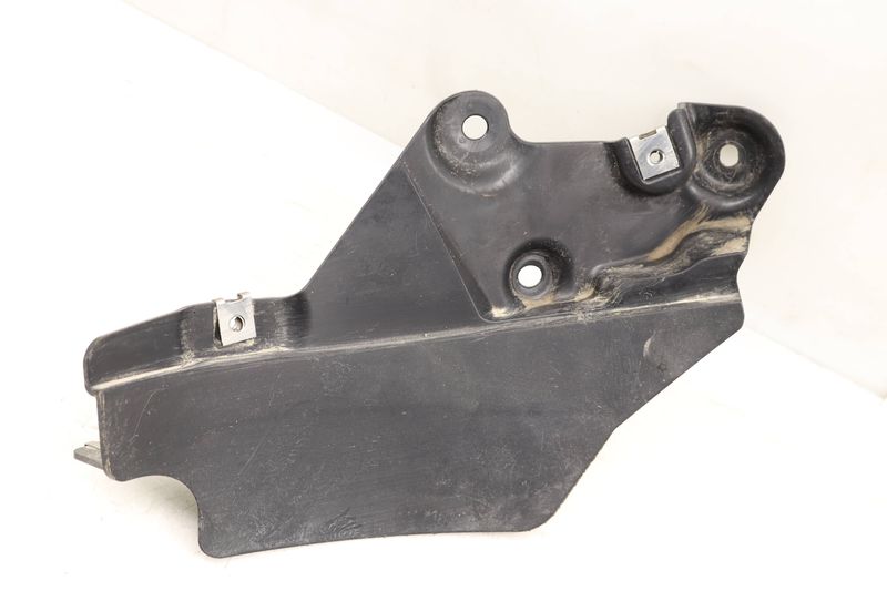 Wheel Spoiler / Mud Flap 4M0854816E — Used (SKU 532589)