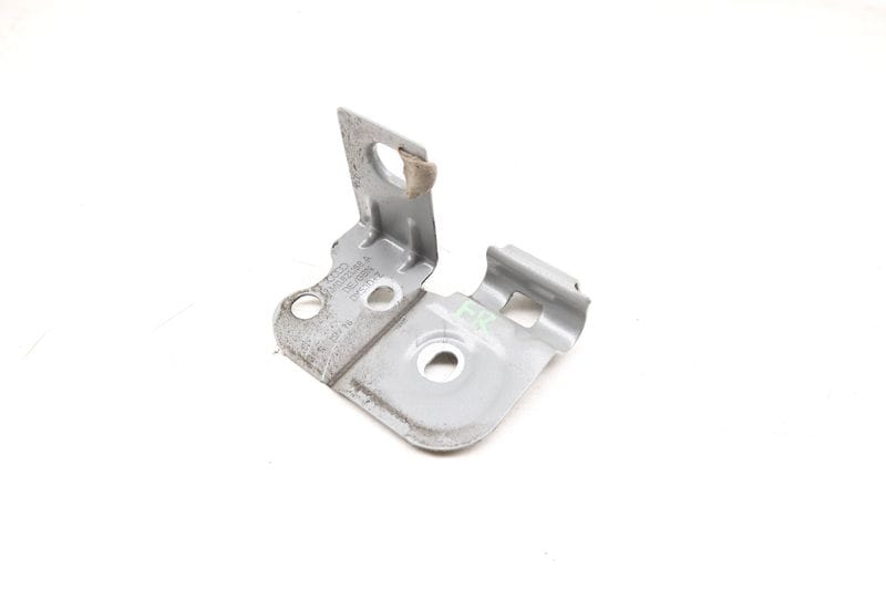 Fender Mount Bracket 4M0821168A — Used (SKU 550958)