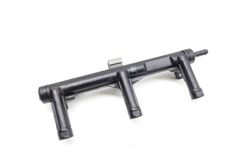 Fuel Injector Rail / Tube 06E133682C — Used (SKU 731840)