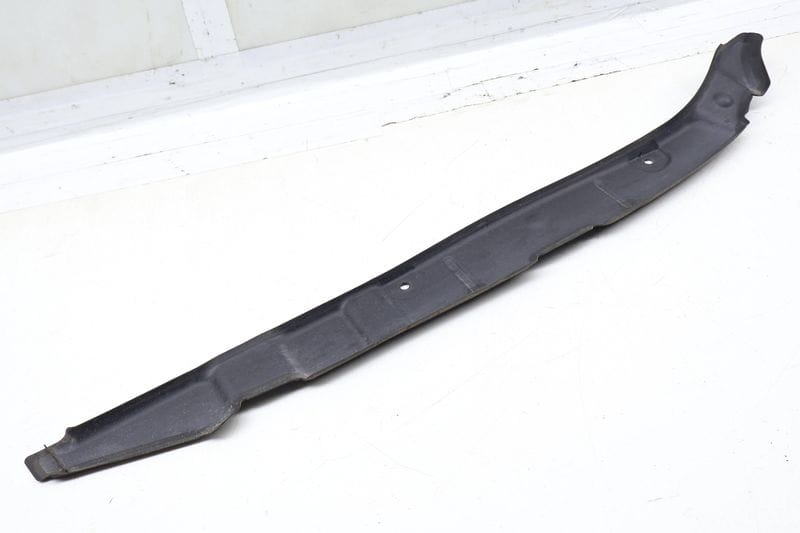 Inner Fender End Plate / Cover 4M0821112 — Used (SKU 705117)