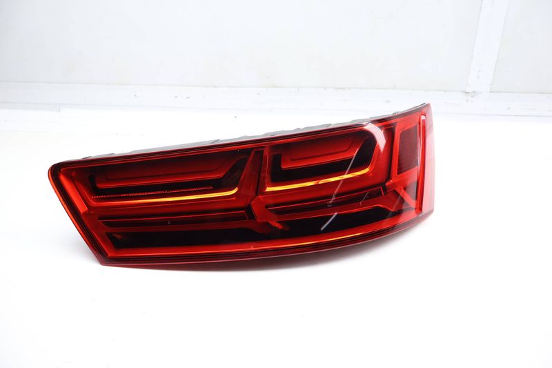 LED Tail Light / Lamp (UPPER) 4M0945094D — Used (SKU 731634)