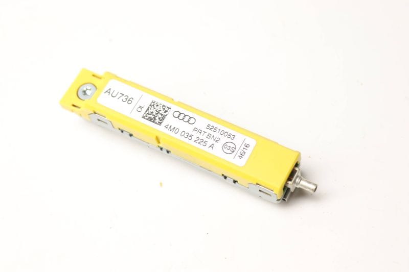 Upper Antenna Booster 4M0035225A — Used (SKU 601386)
