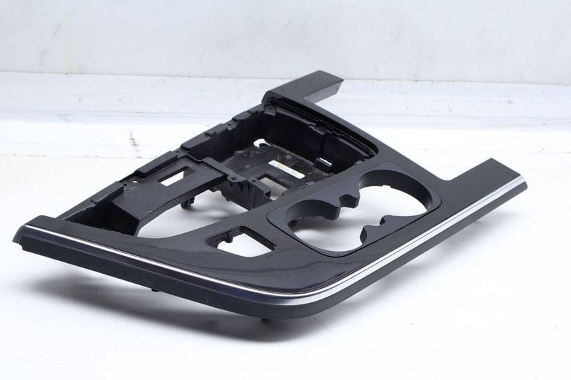 Shifter Bezel / Center Console Trim 4M1864261A — Used (SKU 704986)