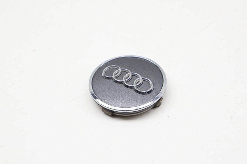 Wheel Center Cap 8W0601170 — Used (SKU 731473)