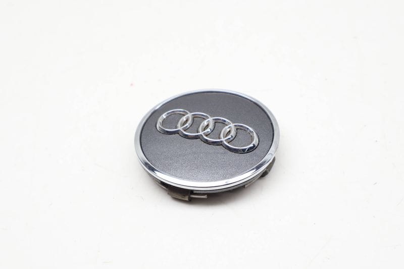 Wheel Center Cap 8W0601170 — Used (SKU 731475)