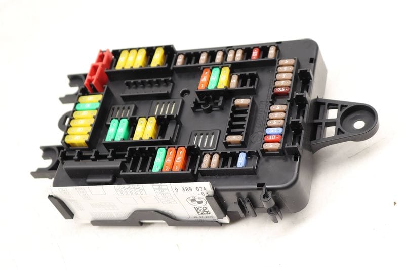 Power Distribution / Fuse Box 61149389070 — Used (SKU 498784)