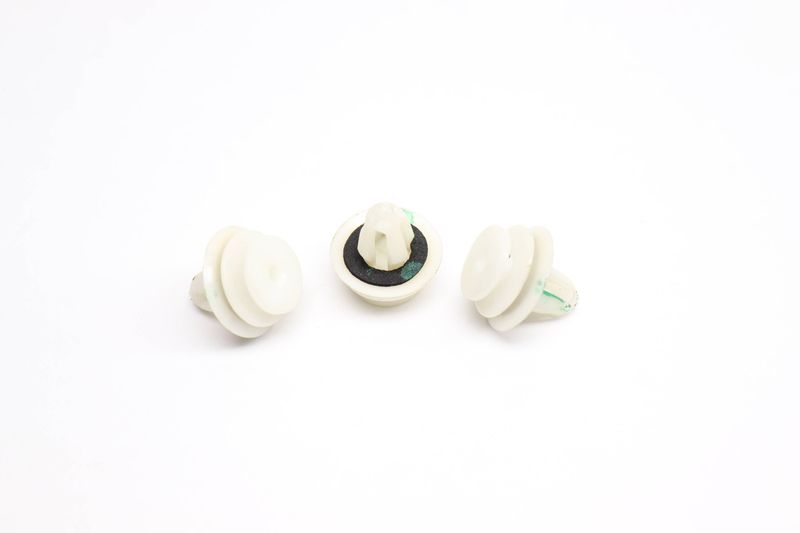 Door Panel Clip Set (3) 07147145753 — Used (SKU 546200)