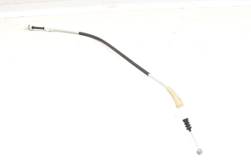 Exterior Door Handle Release / Bowden Cable 51217297439 — Used (SKU 546008)