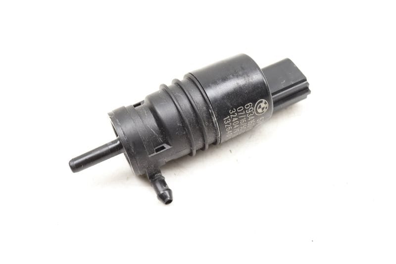 Windshield Washer Pump 67126934160 — Used (SKU 546180)