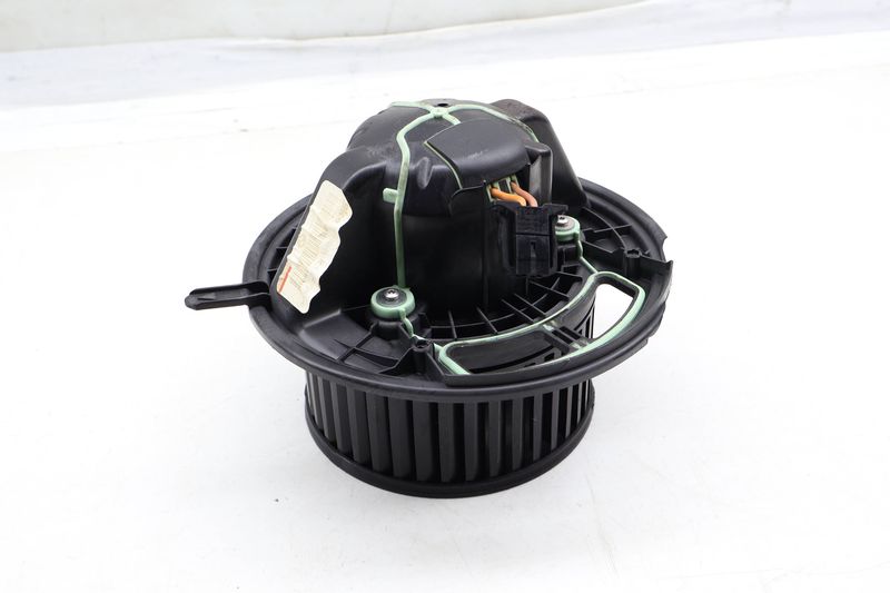 Blower Motor / Fan 64119227670 — Used (SKU 666090)