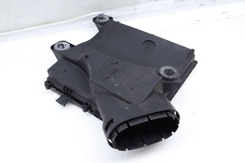 Engine Air Intake Duct / Housing (LOWER) 13717583725 — Used (SKU 666149)