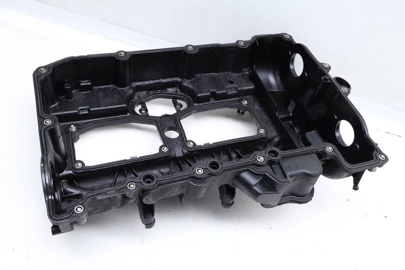 BMW Engine Valve / Cylinder Head Cover 11127588412