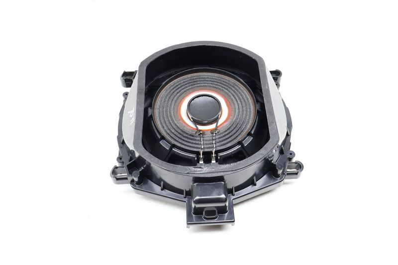 Under Seat Subwoofer Speaker (TOP-HIFI) 65139247484 — Used (SKU 665940)