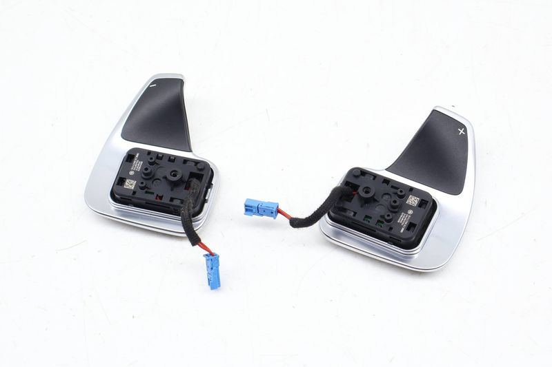 Steering Wheel Shift Paddle / Button Set 61319242983 — Used (SKU 666024)