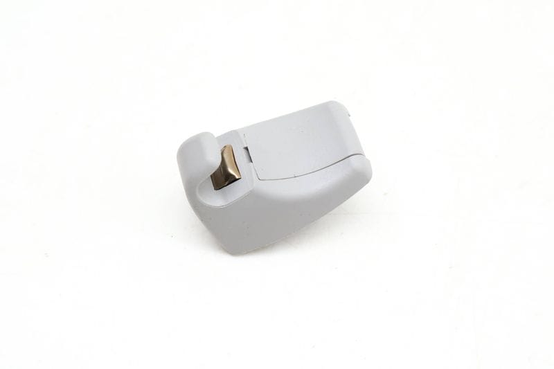 Sun Visor Clip / Bracket 51167066647 — Used (SKU 632057)