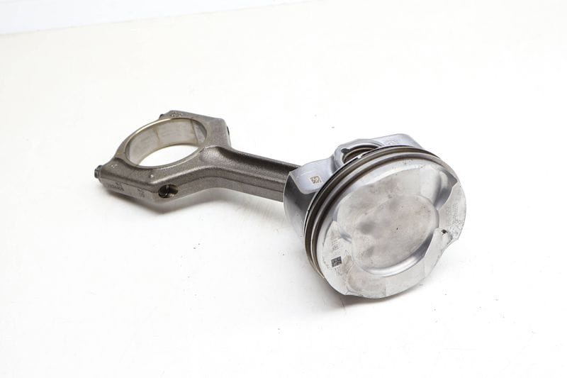 Piston w/ Connecting Rod 11258629946 — Used (SKU 666160)