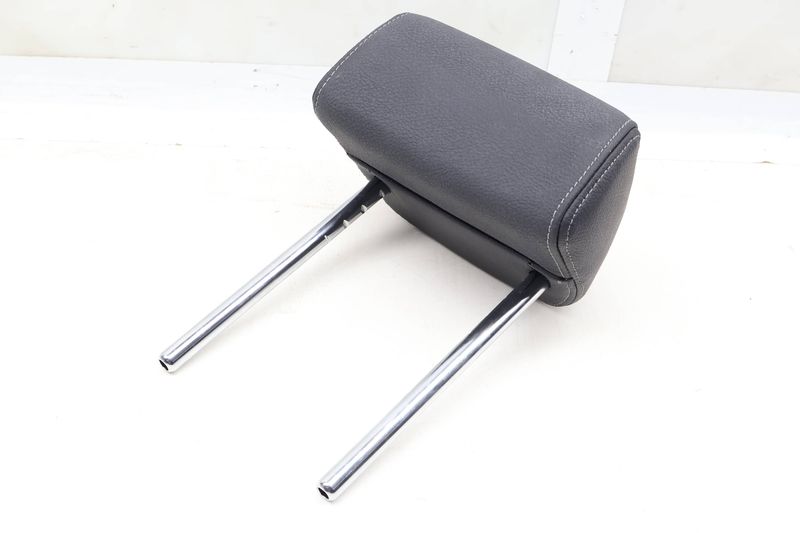 Headrest / Head Rest 52207366554 — Used (SKU 632088)